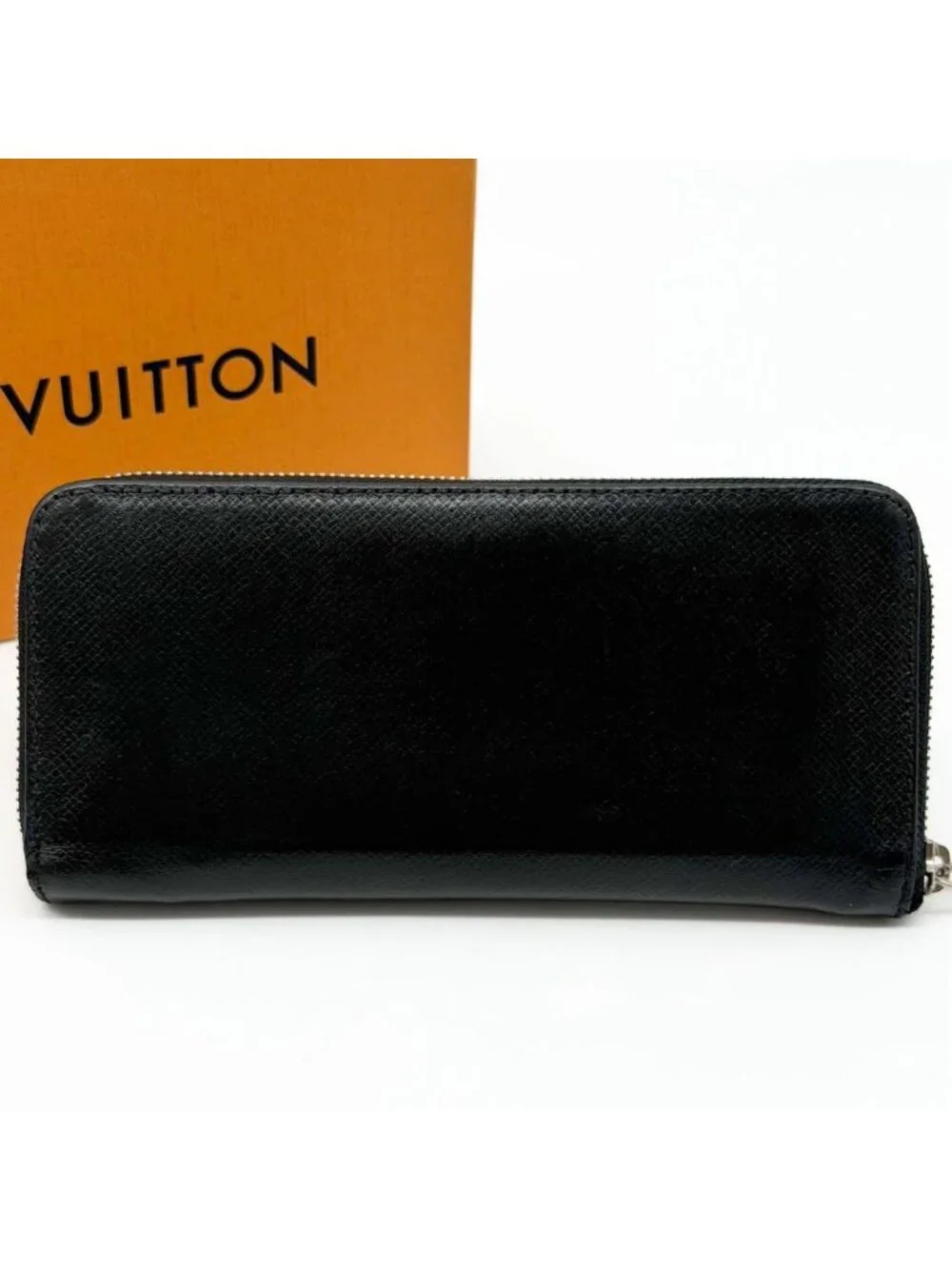 Louis Vuitton Zippy Wallet Vertical Taiga Black Round